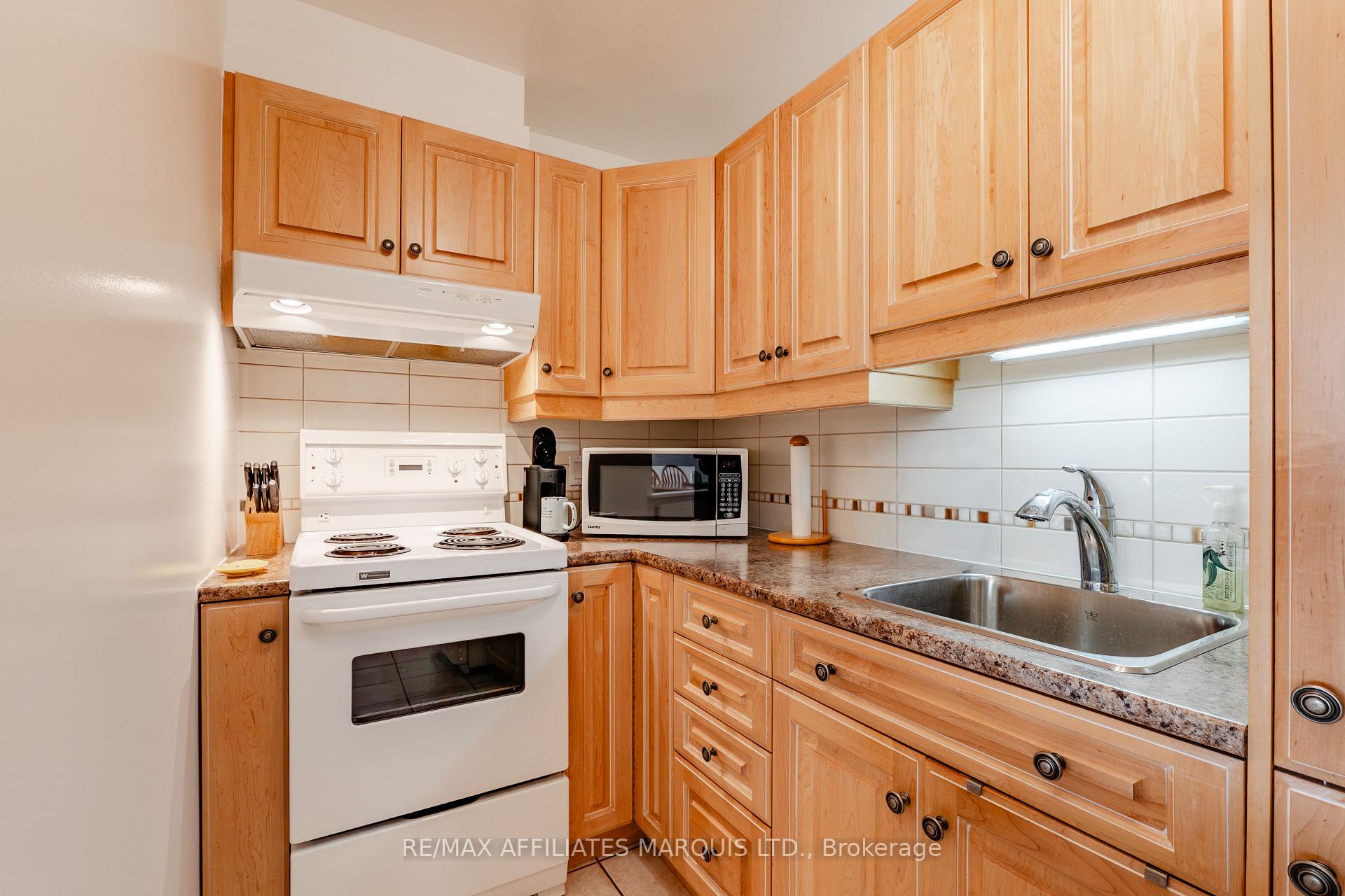 Photo 13 of Unit 806, 308 Second Street E, Cornwall, Cornwall — HOMEH
