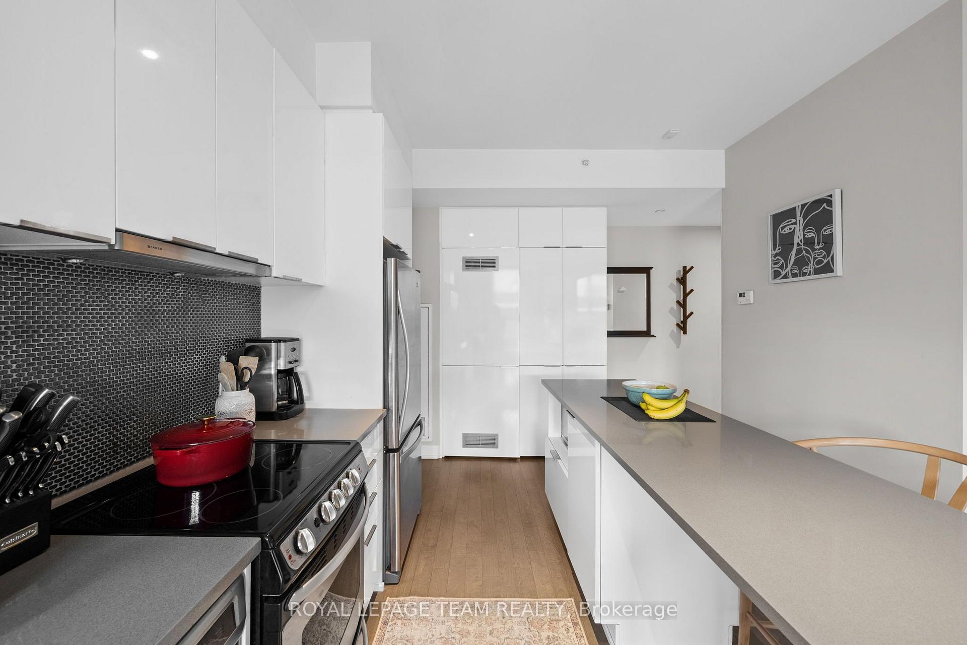 Photo 10 of Unit 304, 10 Rosemount Avenue, Ottawa, Hintonburg — HOMEH