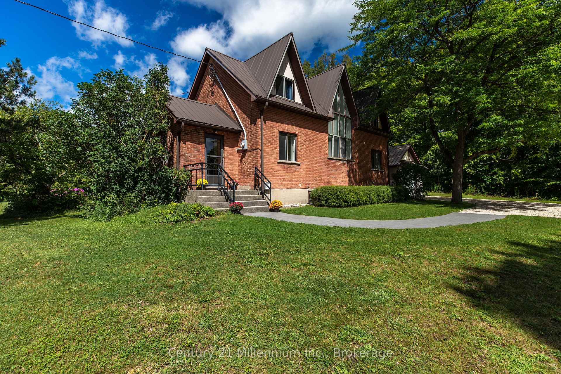 Photo 3 of 425005 Irish Lake Road, Grey Highlands — HOMEH