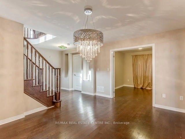 Photo 7 of Unit Main, 41 Haverty Trail, Brampton, Northwest Brampton — HOMEH