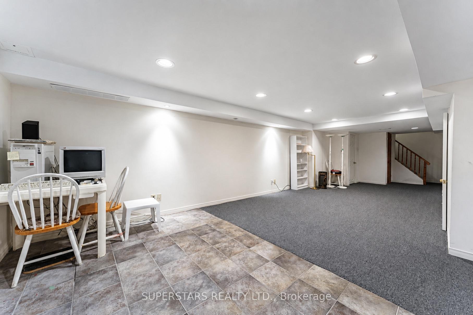 Photo 32 of 48 Coverdale Crescent, Scarborough, Steeles — HOMEH