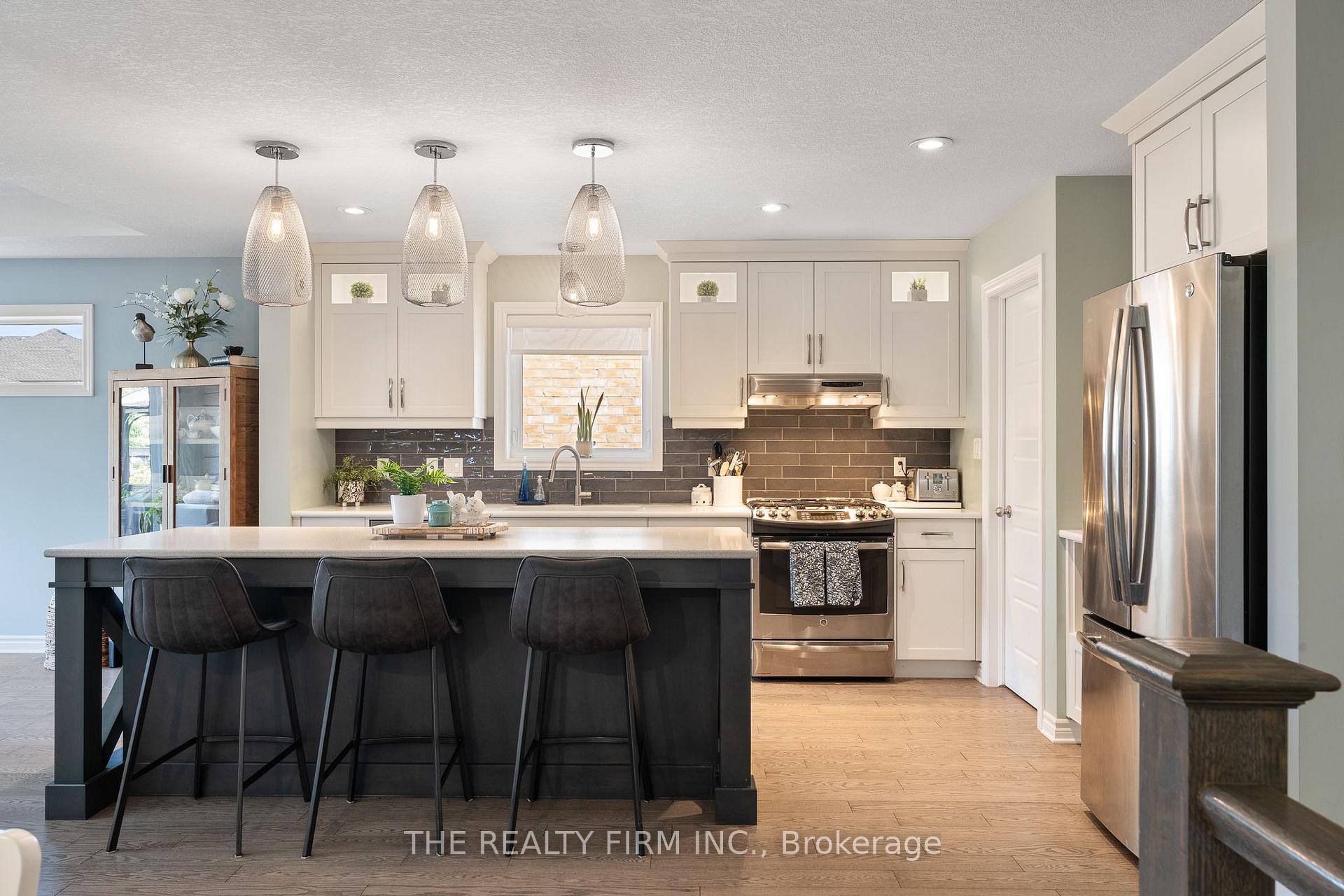 Photo 8 of 34 Ashberry Place, St. Thomas — HOMEH
