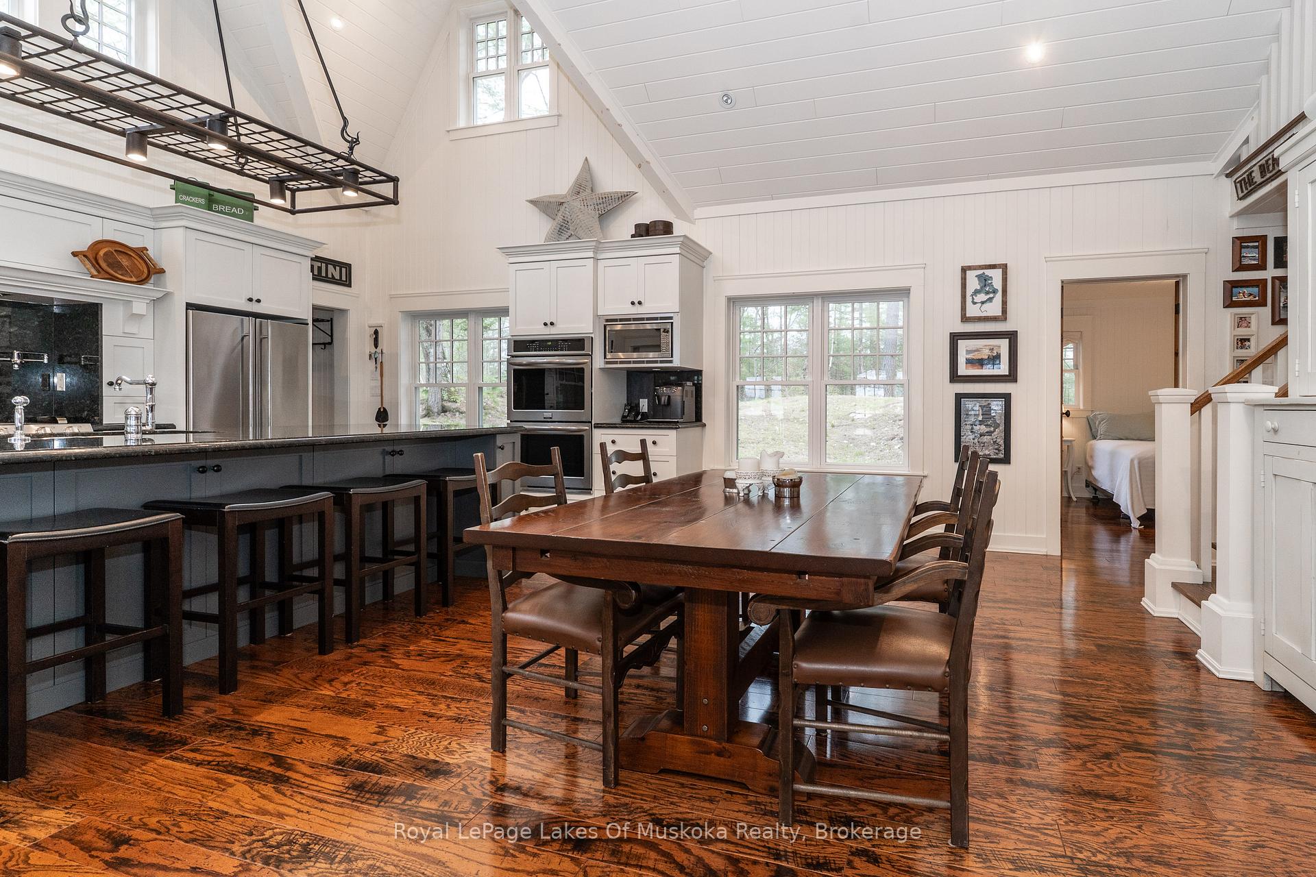 Photo 12 of 27 Island 2ml, Gravenhurst, Wood (Gravenhurst) — HOMEH