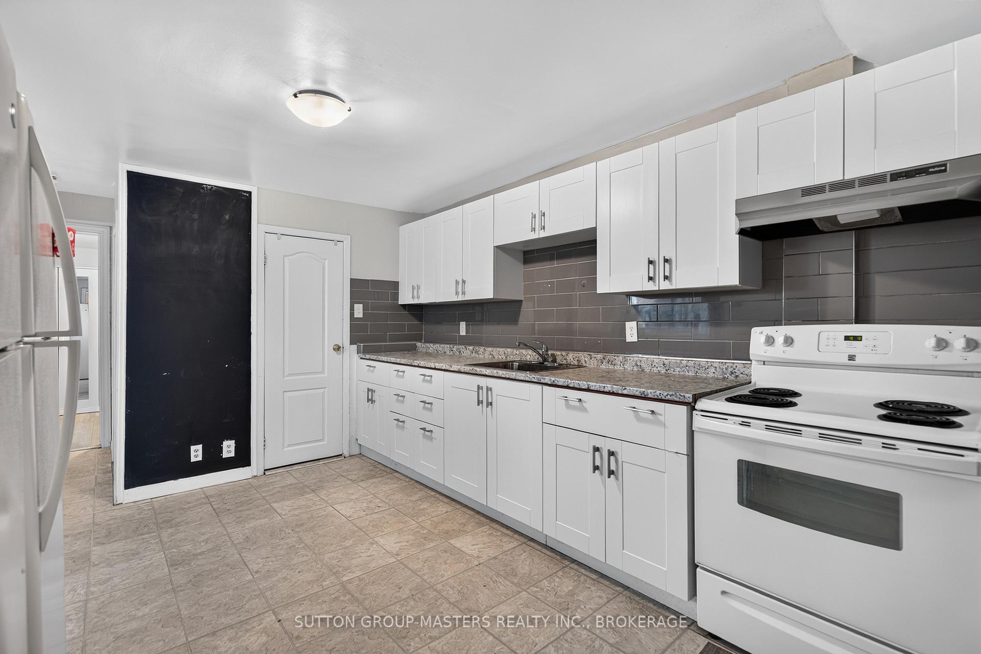 Photo 4 of 378 Barrie Street, Kingston, East of Sir John A. Blvd — HOMEH