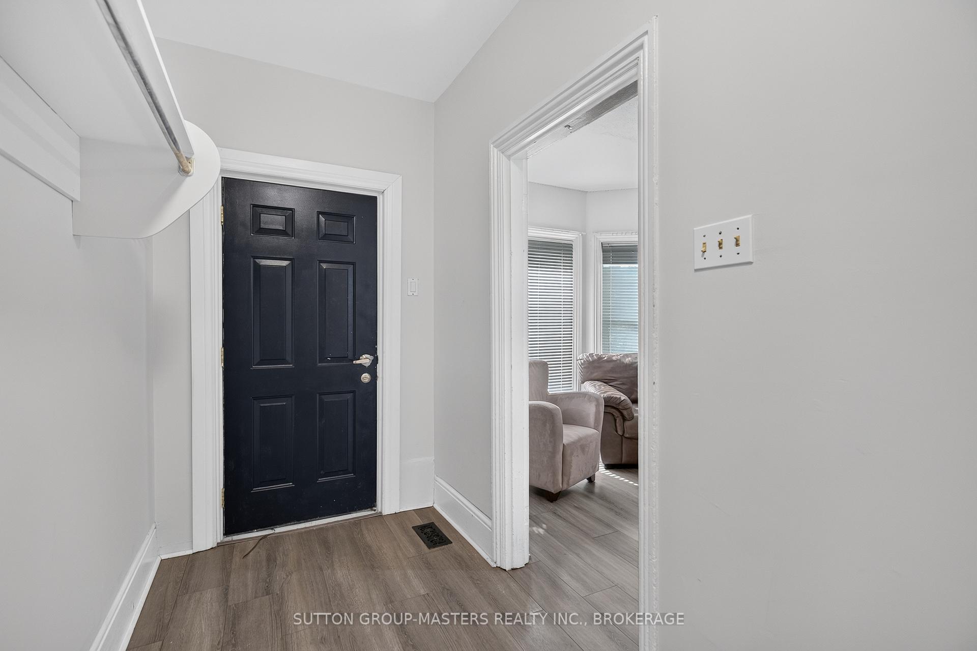 Photo 8 of 378 Barrie Street, Kingston, East of Sir John A. Blvd — HOMEH