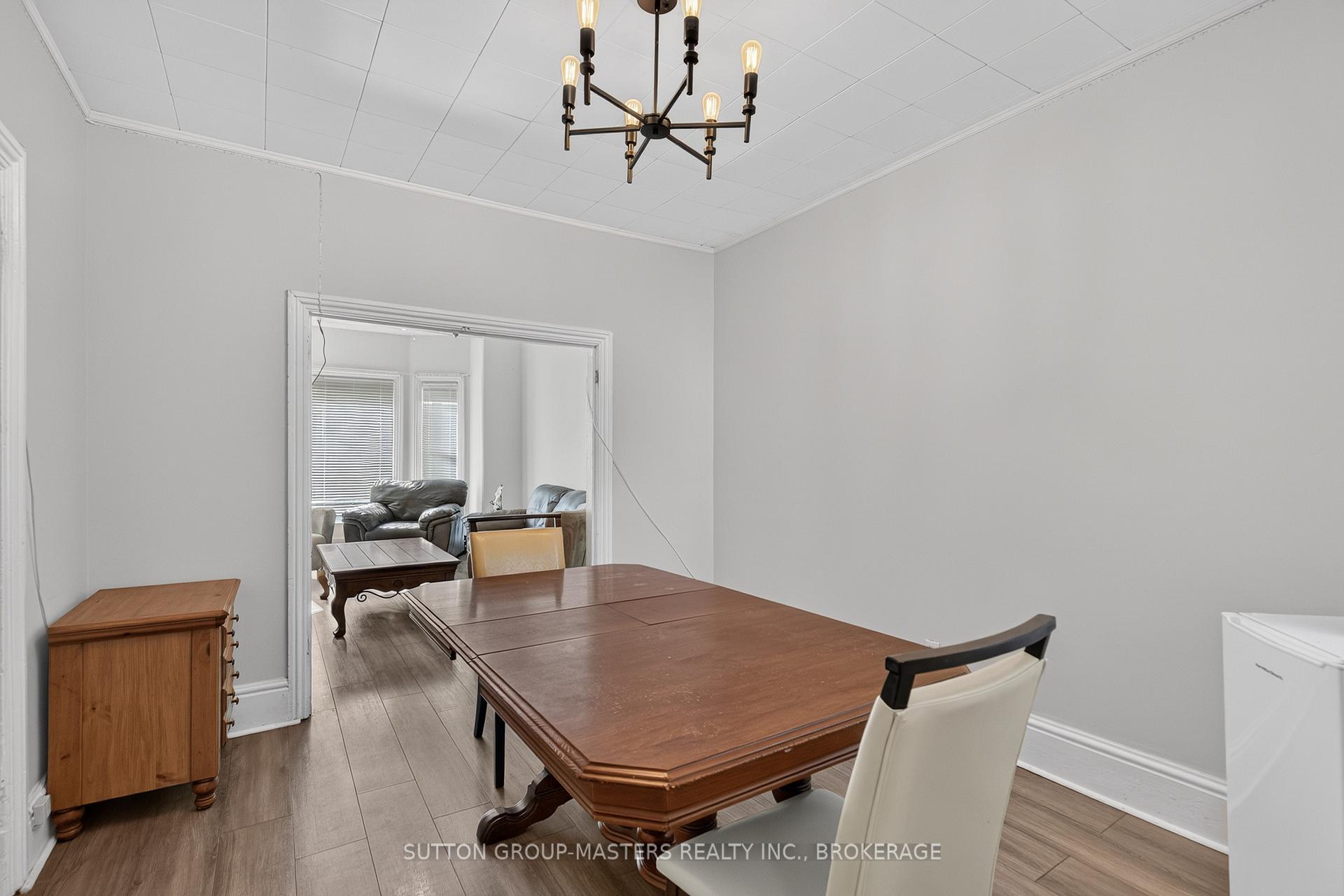 Photo 10 of 378 Barrie Street, Kingston, East of Sir John A. Blvd — HOMEH