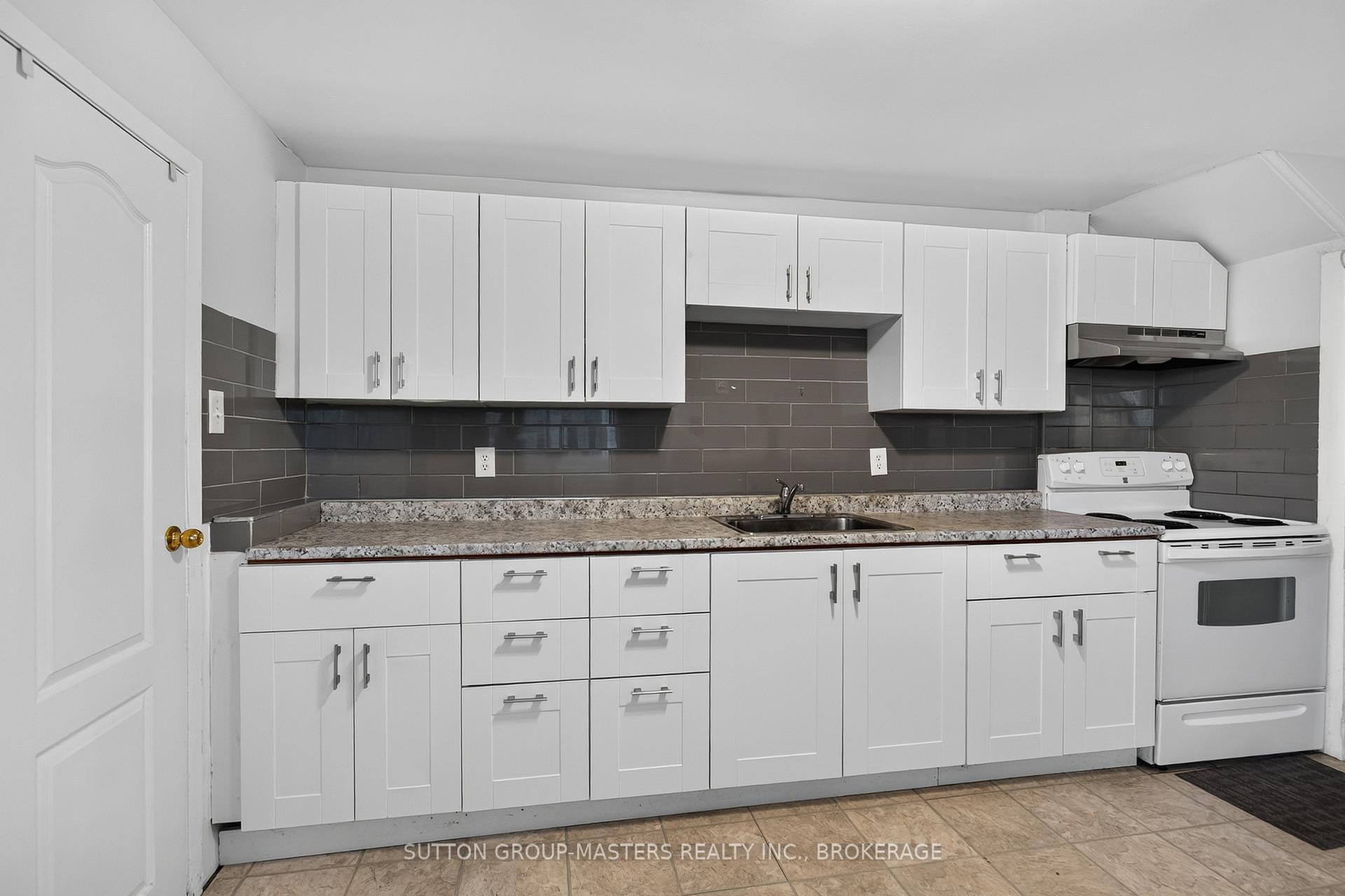 Photo 12 of 378 Barrie Street, Kingston, East of Sir John A. Blvd — HOMEH