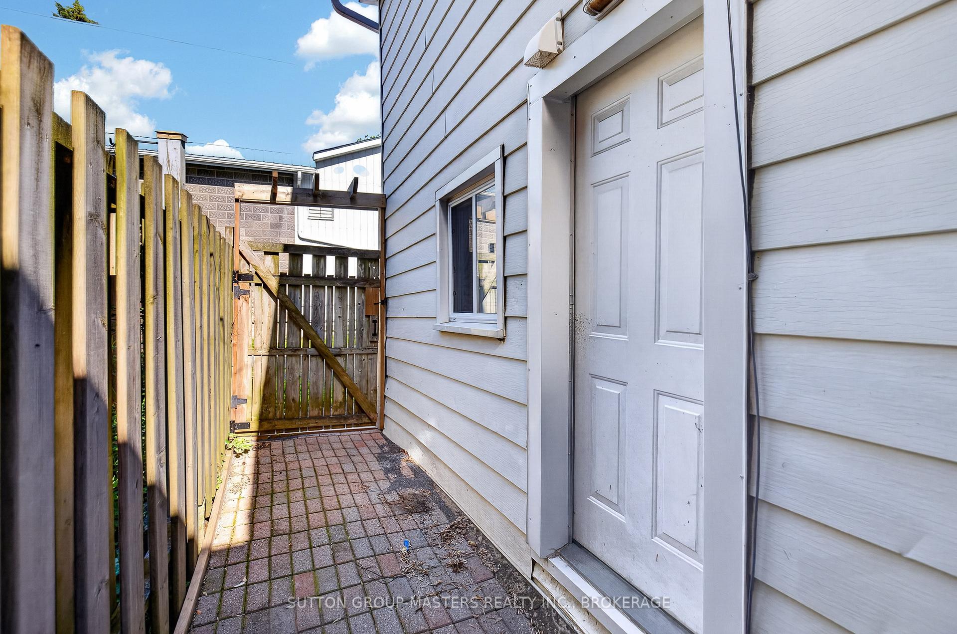 Photo 25 of 378 Barrie Street, Kingston, East of Sir John A. Blvd — HOMEH