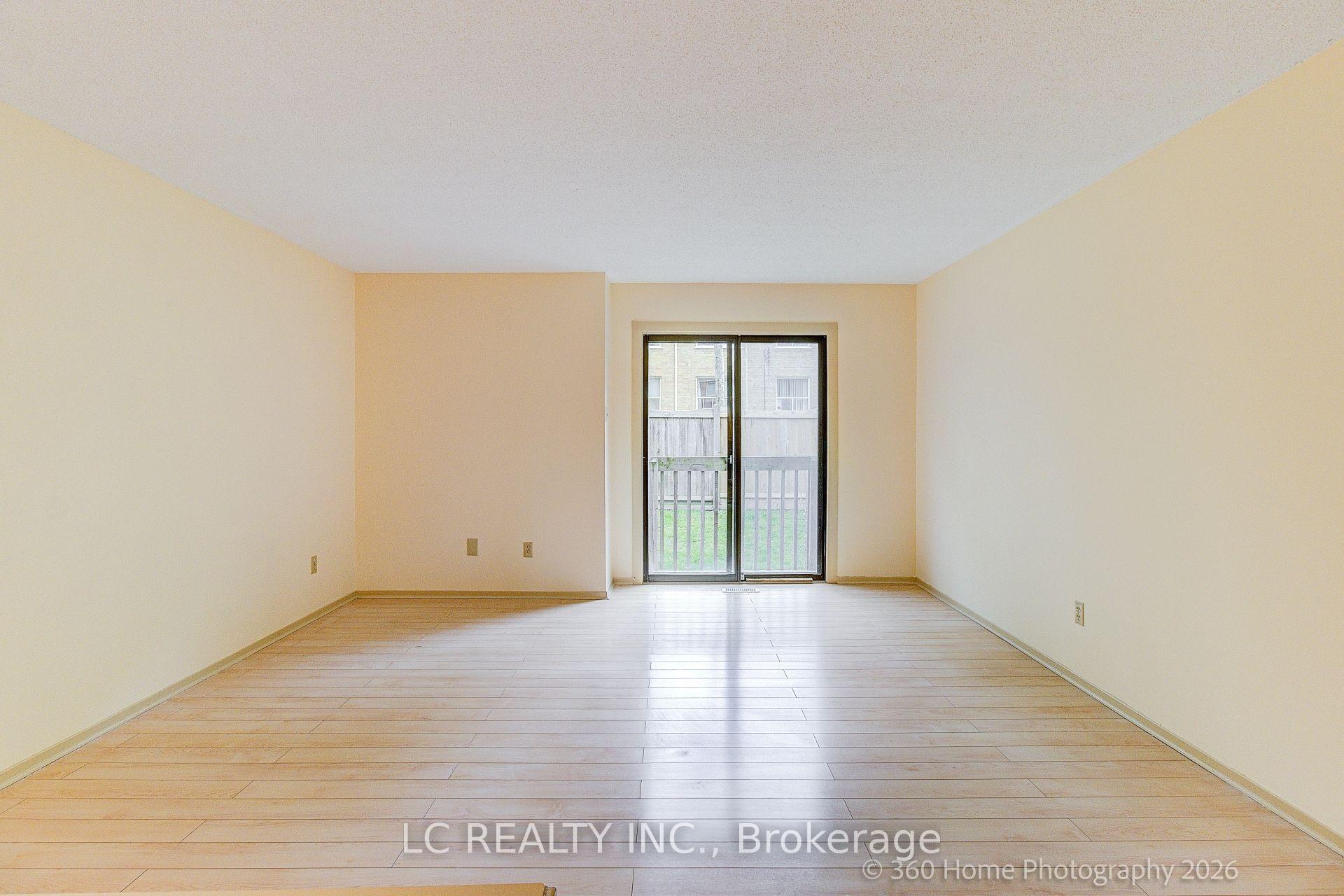 Photo 9 of 70 Dutch myrtle Way, North York, Banbury-Don Mills — HOMEH
