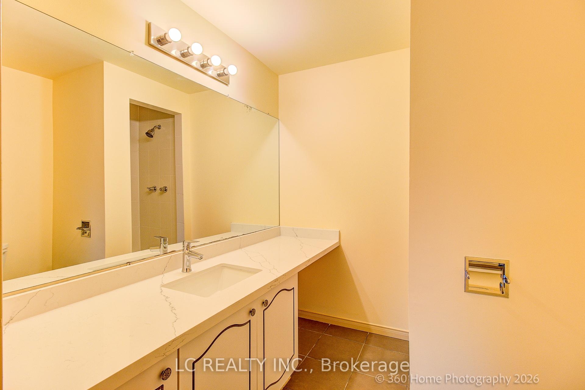 Photo 15 of 70 Dutch myrtle Way, North York, Banbury-Don Mills — HOMEH