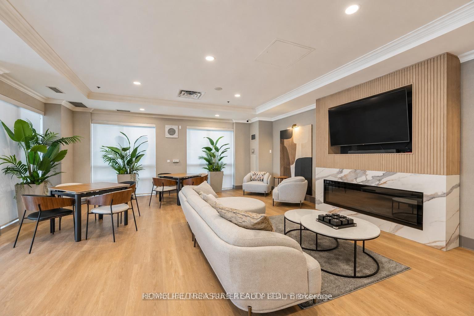 Photo 18 of Unit 905, 5 Michael Power Place, Etobicoke, Islington-City Centre West — HOMEH