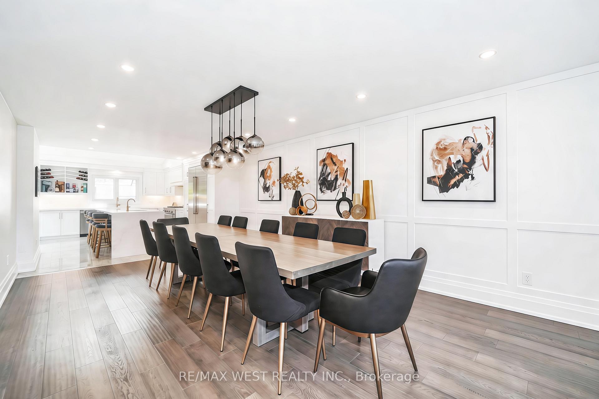 Photo 3 of 108 Poplar Heights Drive, Etobicoke, Edenbridge-Humber Valley — HOMEH