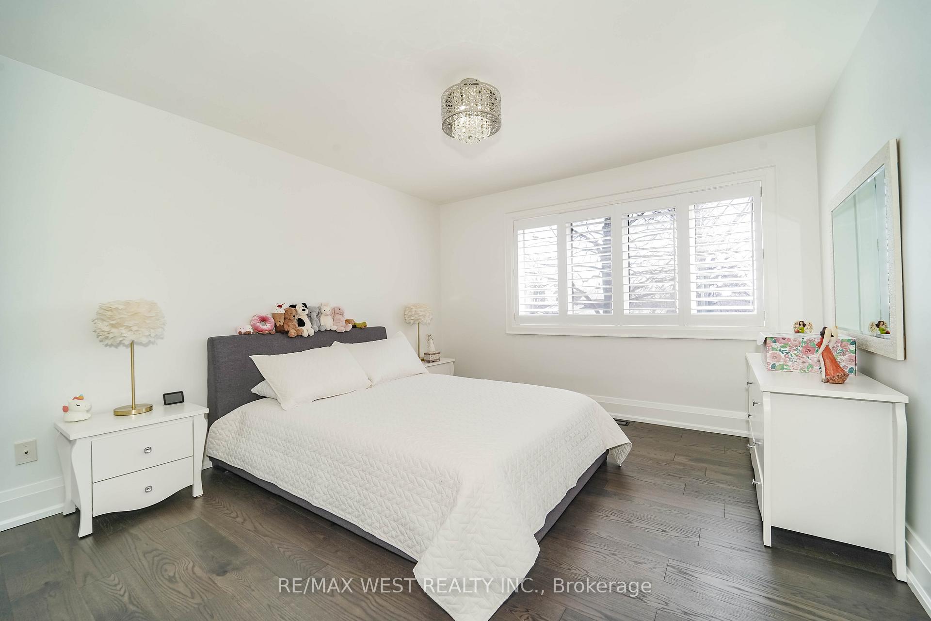 Photo 13 of 108 Poplar Heights Drive, Etobicoke, Edenbridge-Humber Valley — HOMEH