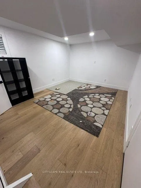 Photo 4 of 30 Tamarack Circle, Etobicoke, Kingsview Village-The Westway — HOMEH