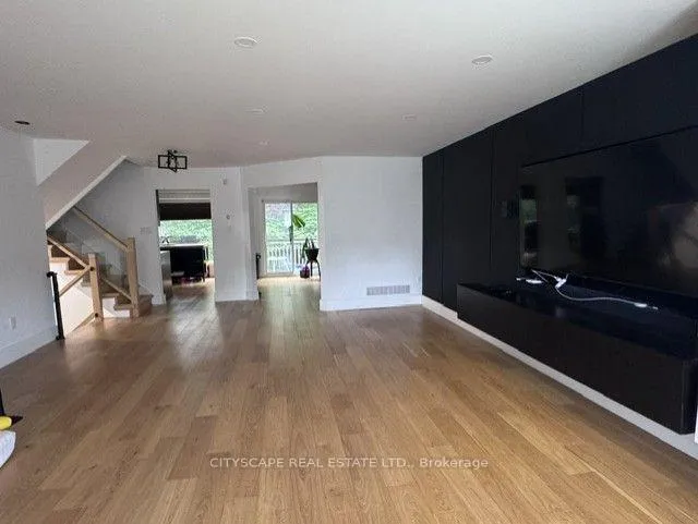 Photo 6 of 30 Tamarack Circle, Etobicoke, Kingsview Village-The Westway — HOMEH