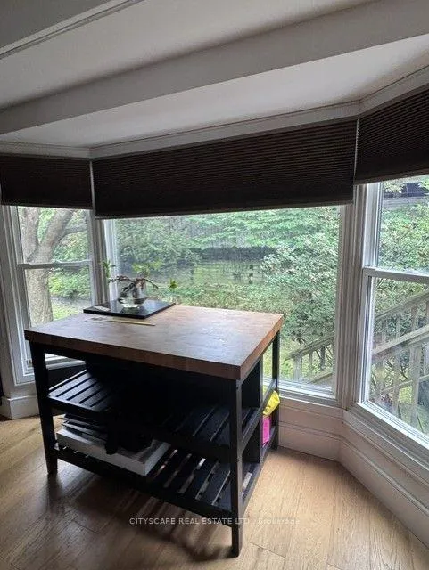 Photo 8 of 30 Tamarack Circle, Etobicoke, Kingsview Village-The Westway — HOMEH