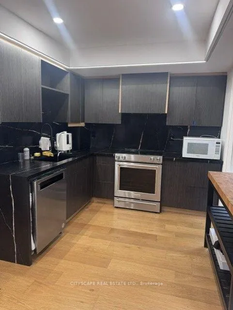 Photo 9 of 30 Tamarack Circle, Etobicoke, Kingsview Village-The Westway — HOMEH