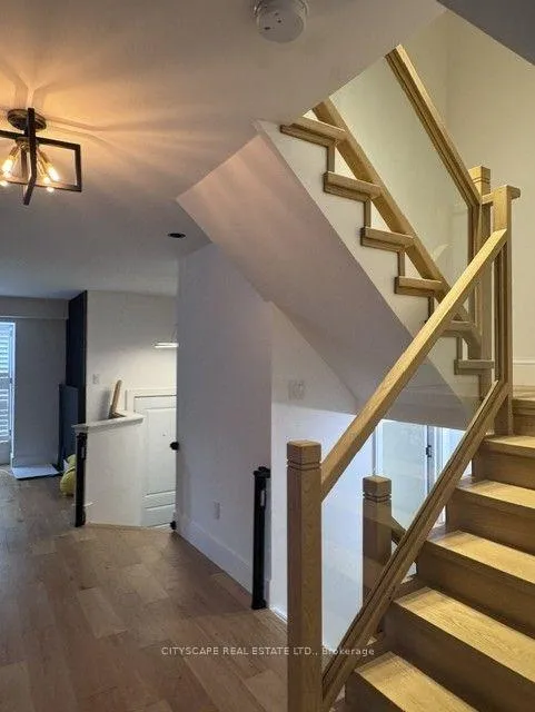Photo 12 of 30 Tamarack Circle, Etobicoke, Kingsview Village-The Westway — HOMEH