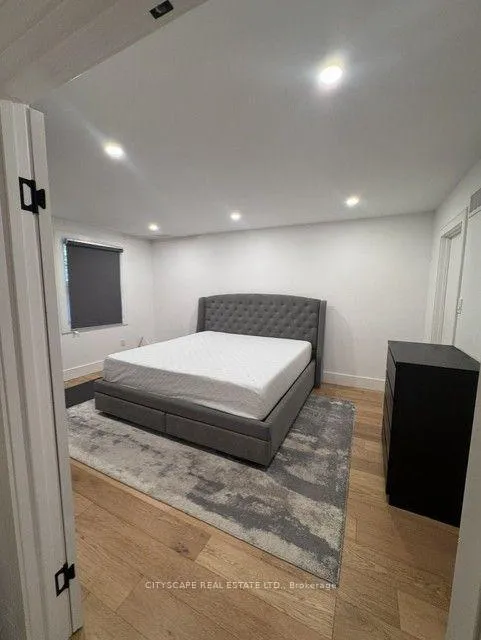 Photo 14 of 30 Tamarack Circle, Etobicoke, Kingsview Village-The Westway — HOMEH