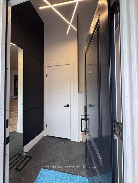 Photo 24 of 30 Tamarack Circle, Etobicoke, Kingsview Village-The Westway — HOMEH