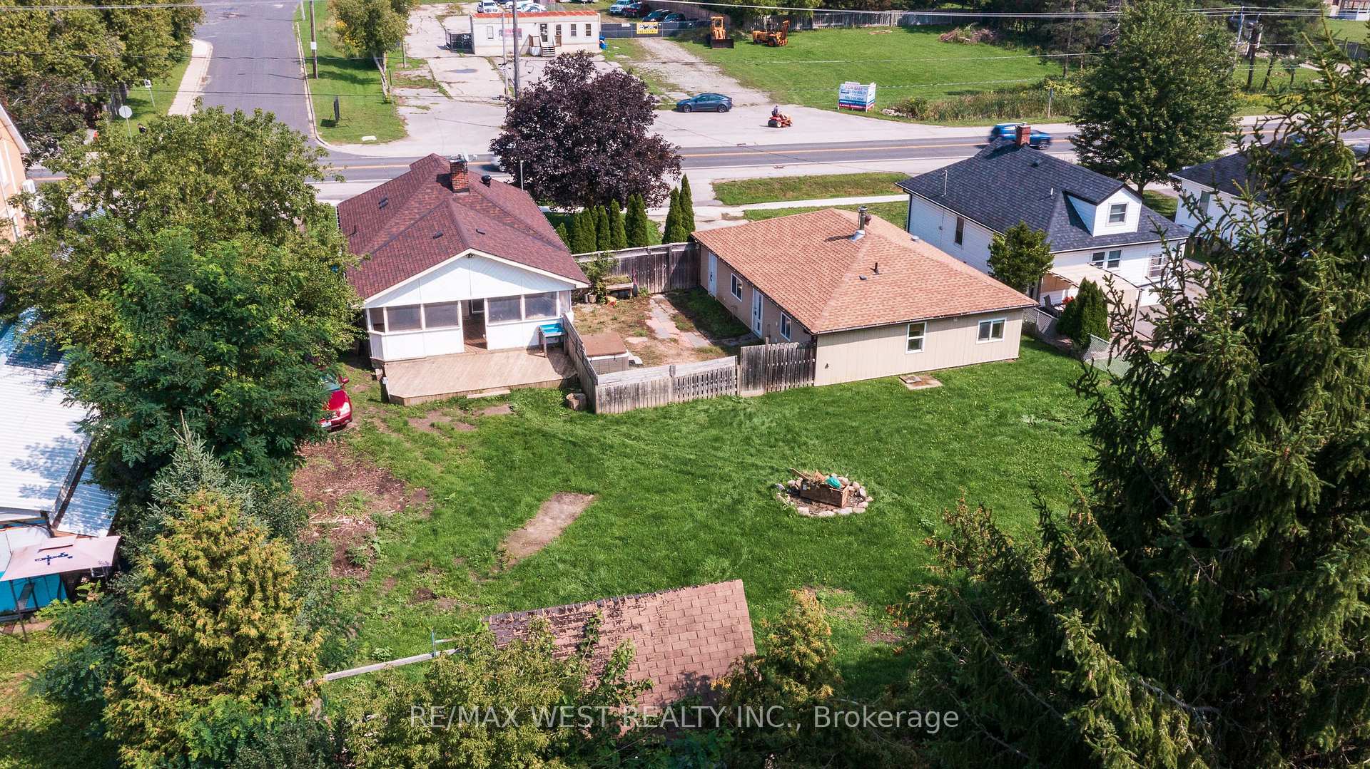 Photo 4 of 7826 Yonge Street, Innisfil, Stroud — HOMEH