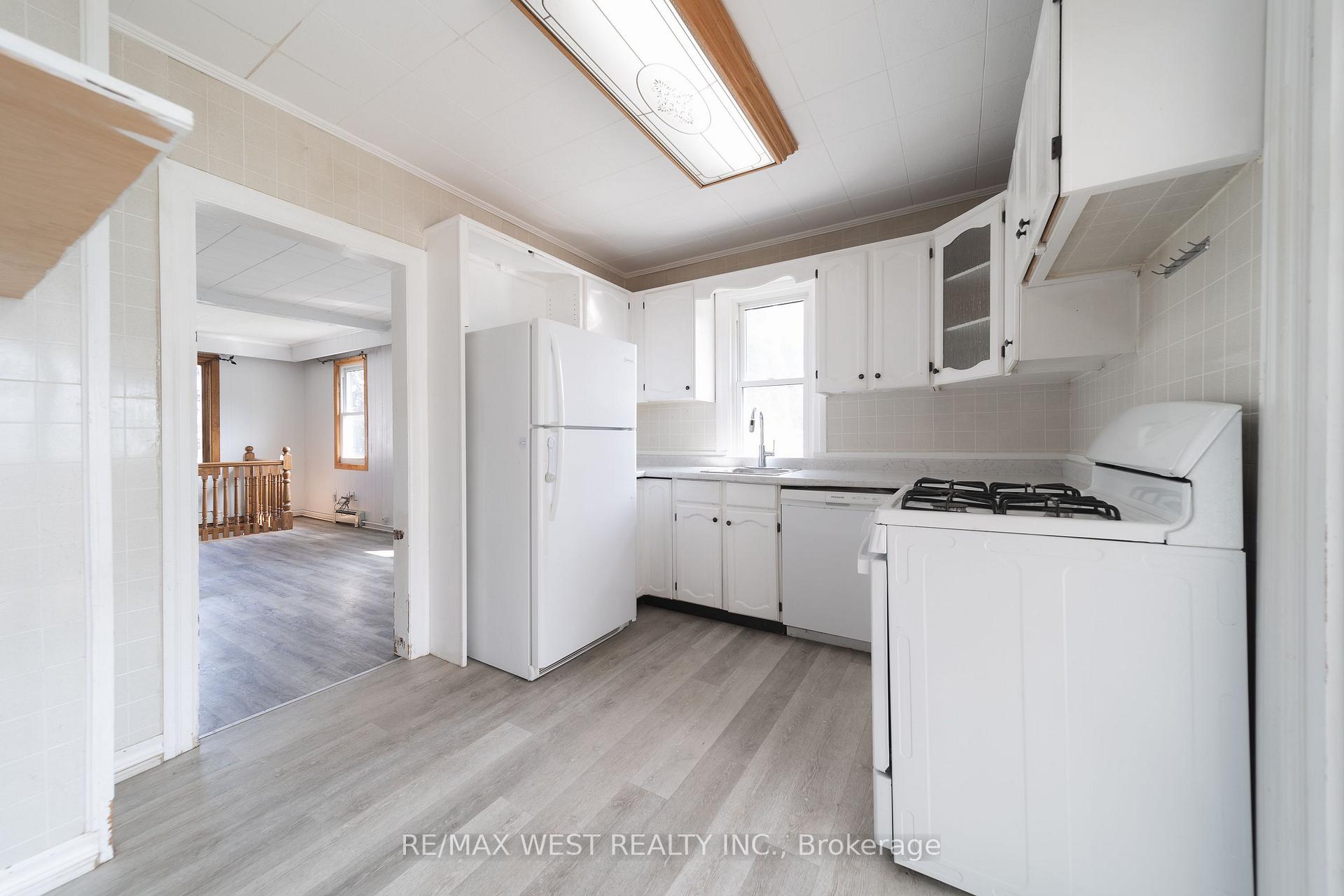 Photo 8 of 7826 Yonge Street, Innisfil, Stroud — HOMEH
