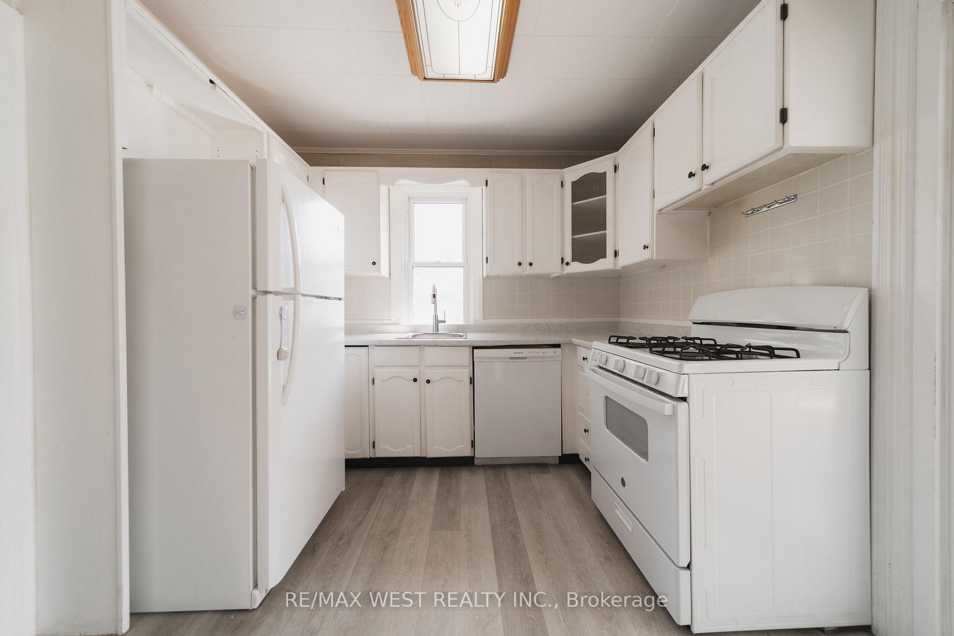 Photo 9 of 7826 Yonge Street, Innisfil, Stroud — HOMEH