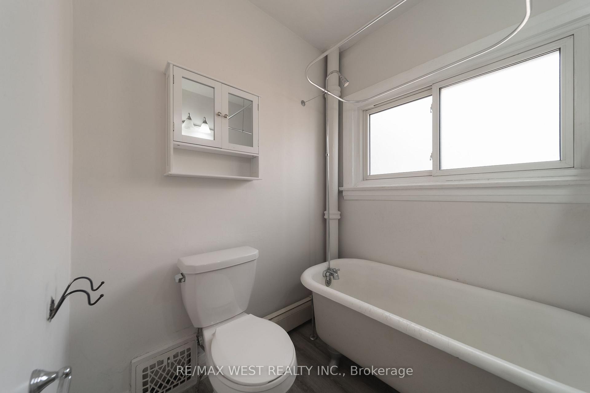Photo 12 of 7826 Yonge Street, Innisfil, Stroud — HOMEH