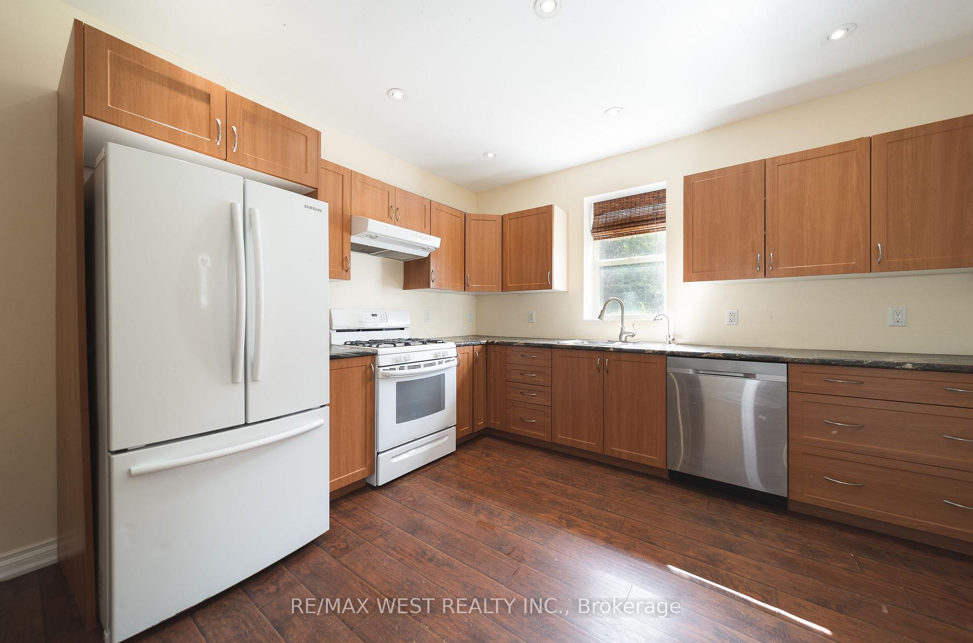 Photo 25 of 7826 Yonge Street, Innisfil, Stroud — HOMEH