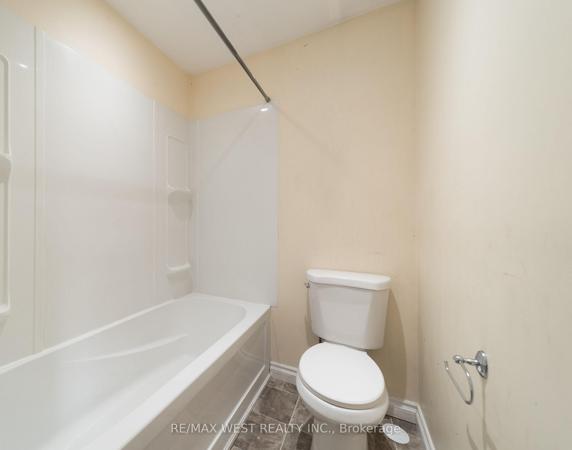 Photo 26 of 7826 Yonge Street, Innisfil, Stroud — HOMEH