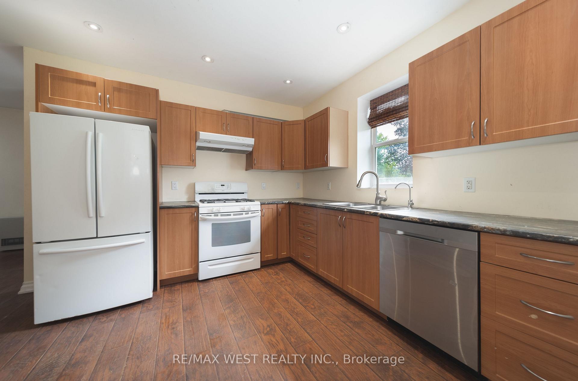 Photo 28 of 7826 Yonge Street, Innisfil, Stroud — HOMEH