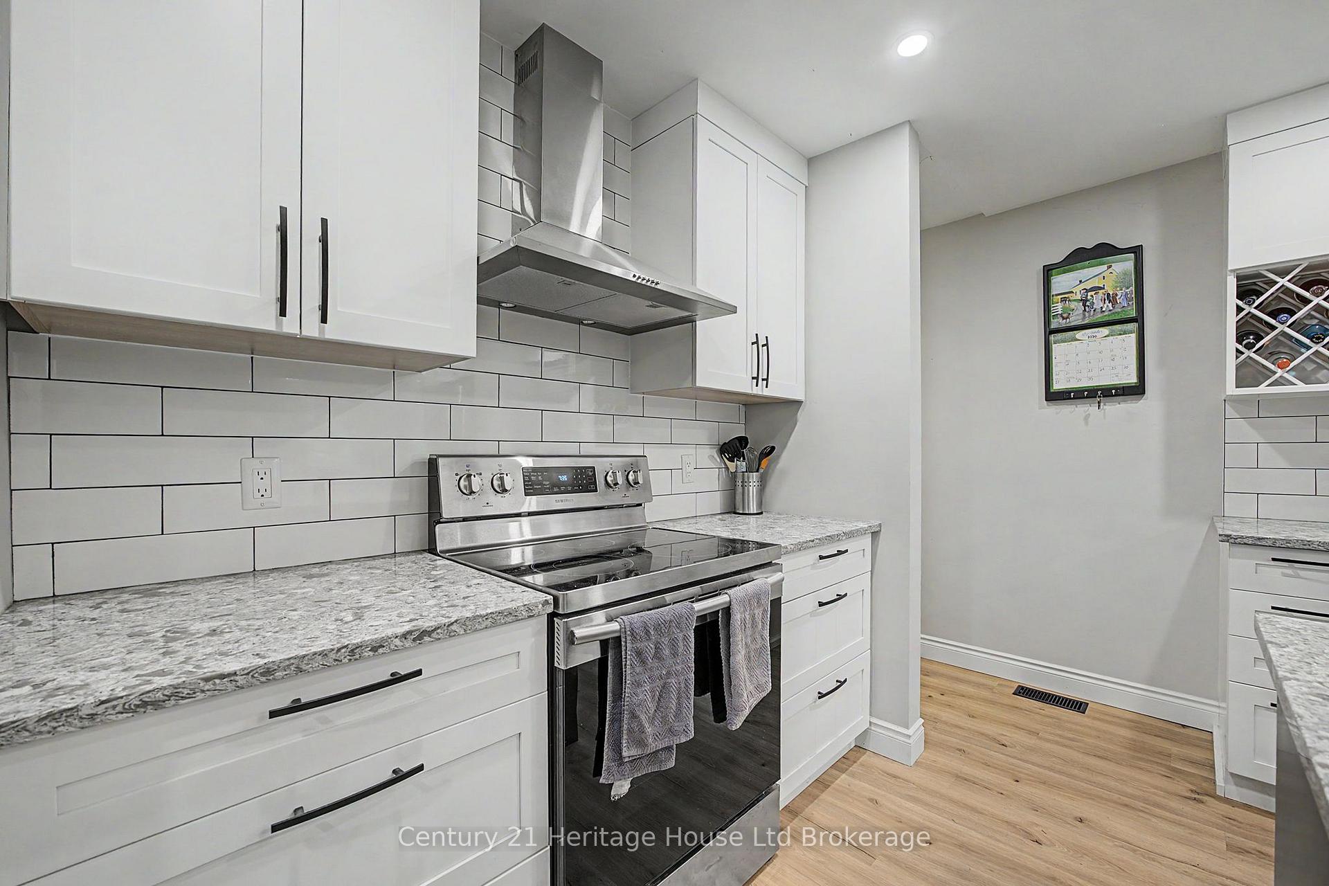 Photo 4 of 34 Centennial Avenue, Tillsonburg — HOMEH