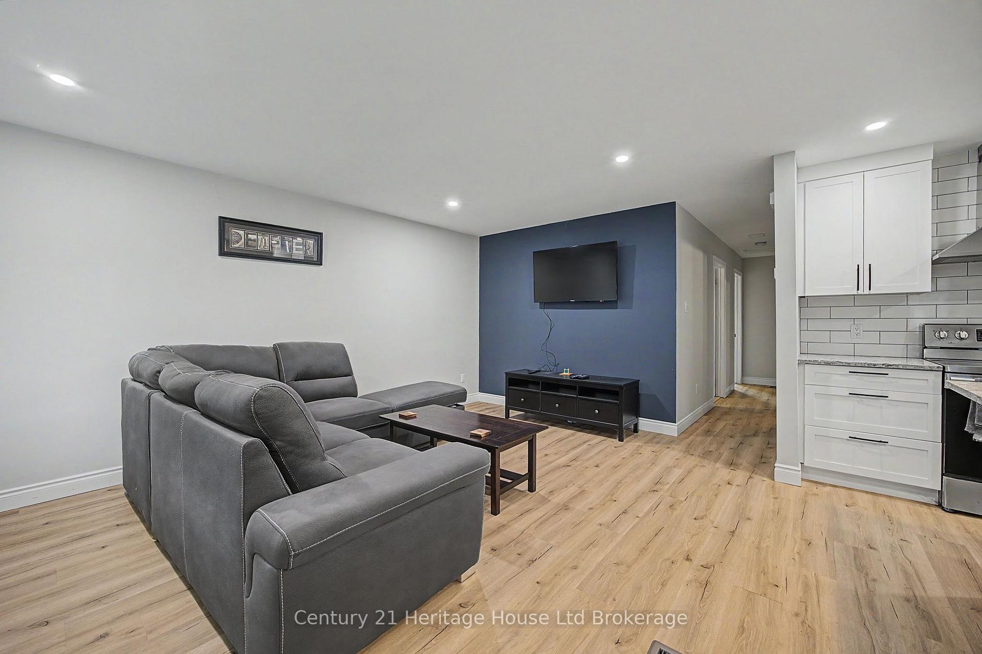 Photo 8 of 34 Centennial Avenue, Tillsonburg — HOMEH