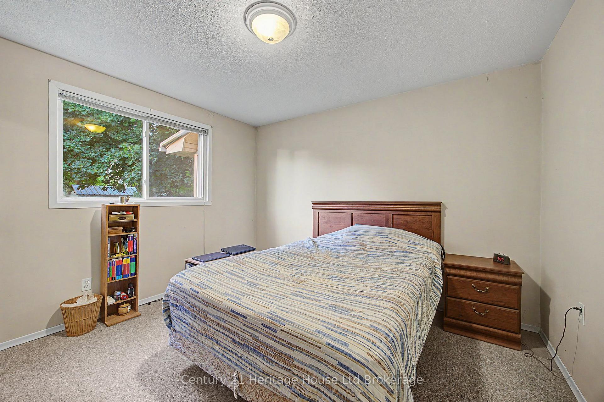 Photo 12 of 34 Centennial Avenue, Tillsonburg — HOMEH
