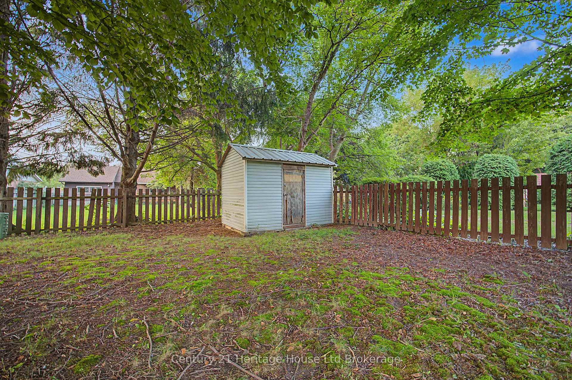 Photo 21 of 34 Centennial Avenue, Tillsonburg — HOMEH