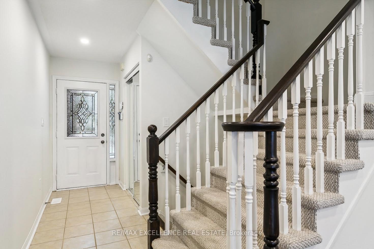 Photo 2 of 2406 Baintree Crescent, Oakville, Westmount — HOMEH