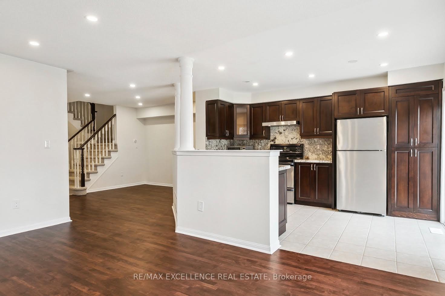 Photo 8 of 2406 Baintree Crescent, Oakville, Westmount — HOMEH