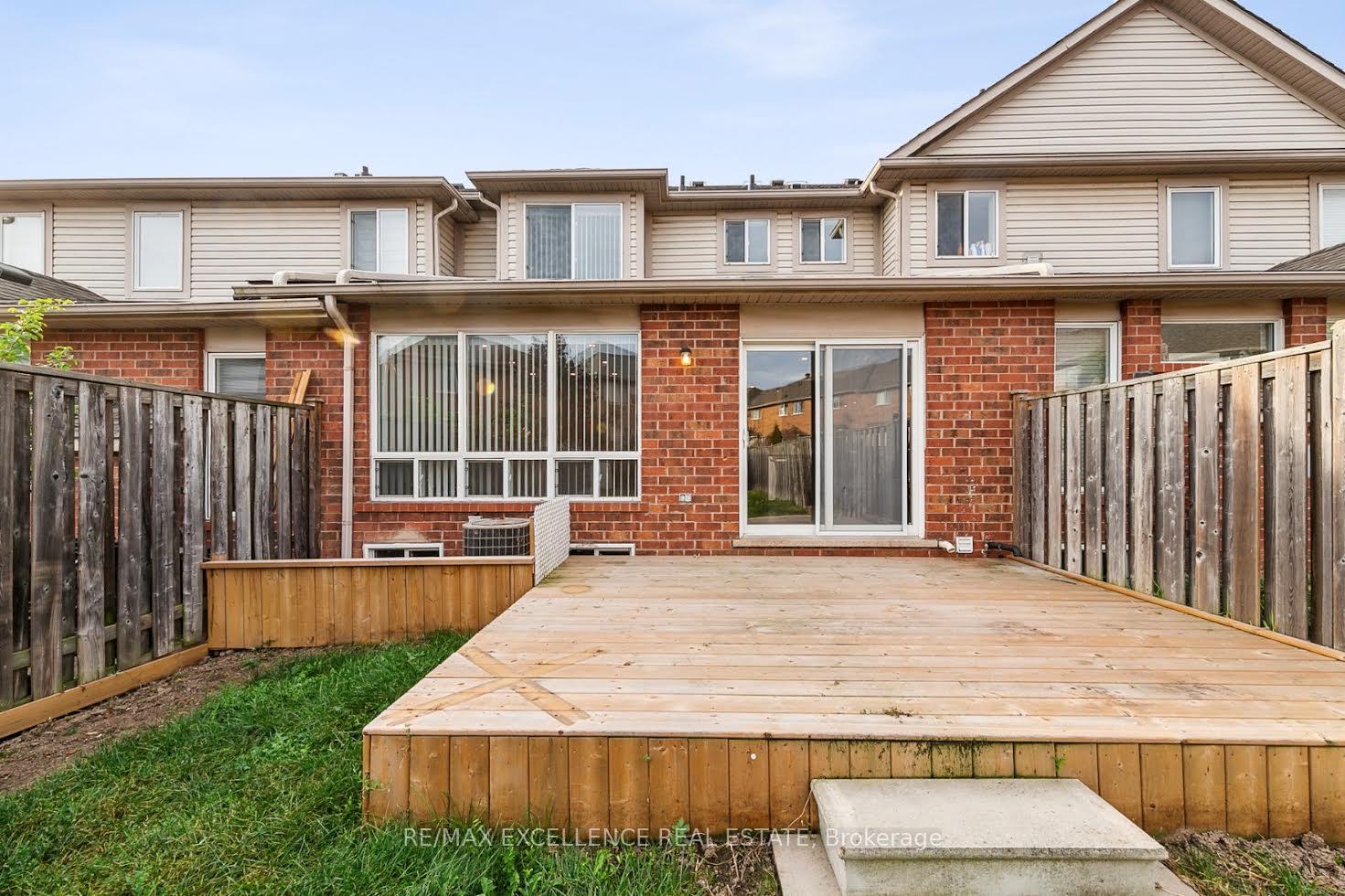 Photo 13 of 2406 Baintree Crescent, Oakville, Westmount — HOMEH