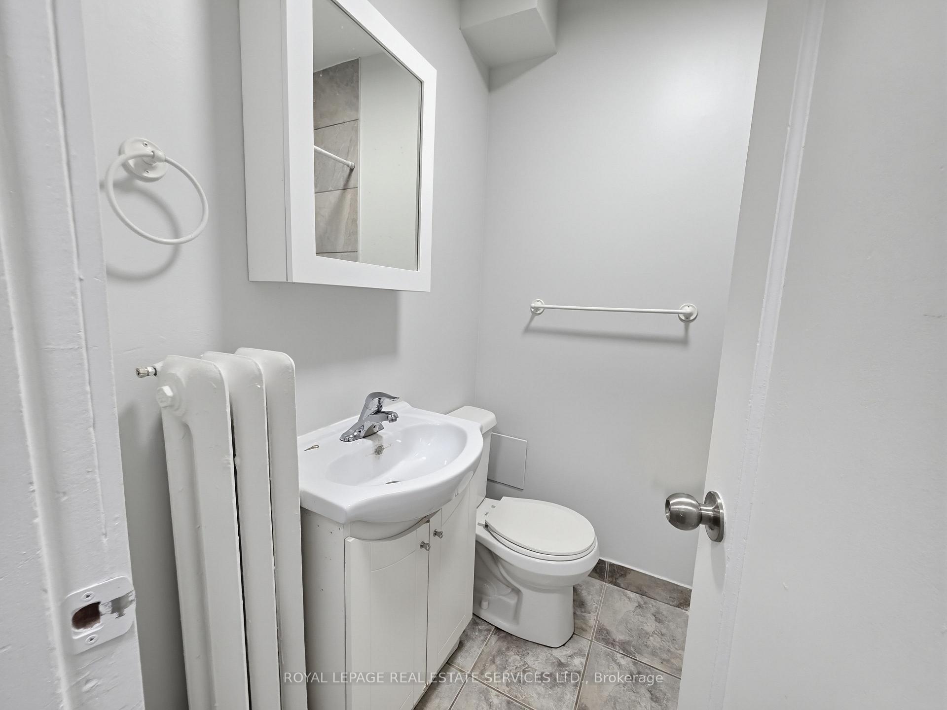 Photo 4 of Unit 4, 8 Ottawa Street N, Hamilton, Crown Point — HOMEH
