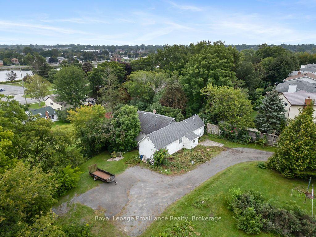 Photo 9 of 294 Moira Street E, Belleville, Belleville Ward — HOMEH