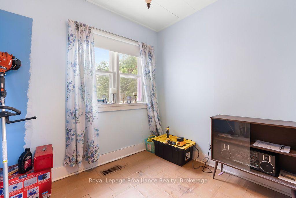 Photo 26 of 294 Moira Street E, Belleville, Belleville Ward — HOMEH