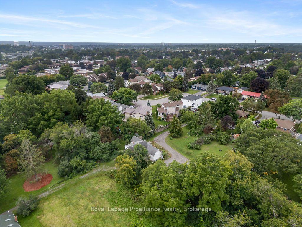 Photo 32 of 294 Moira Street E, Belleville, Belleville Ward — HOMEH