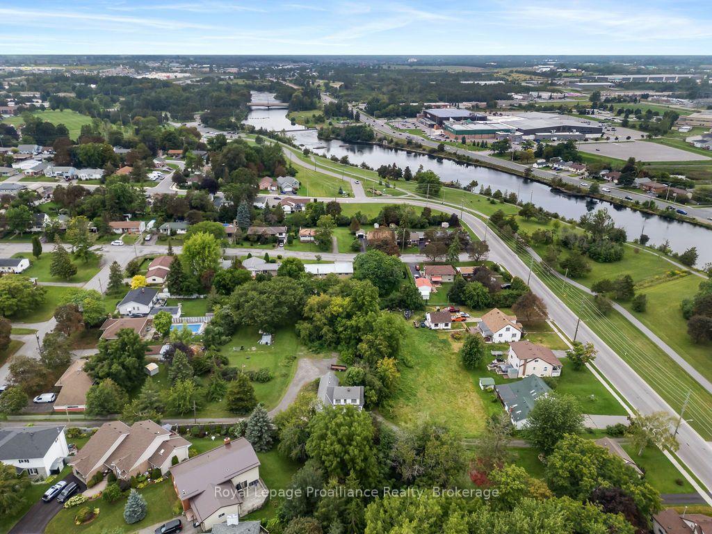 Photo 37 of 294 Moira Street E, Belleville, Belleville Ward — HOMEH