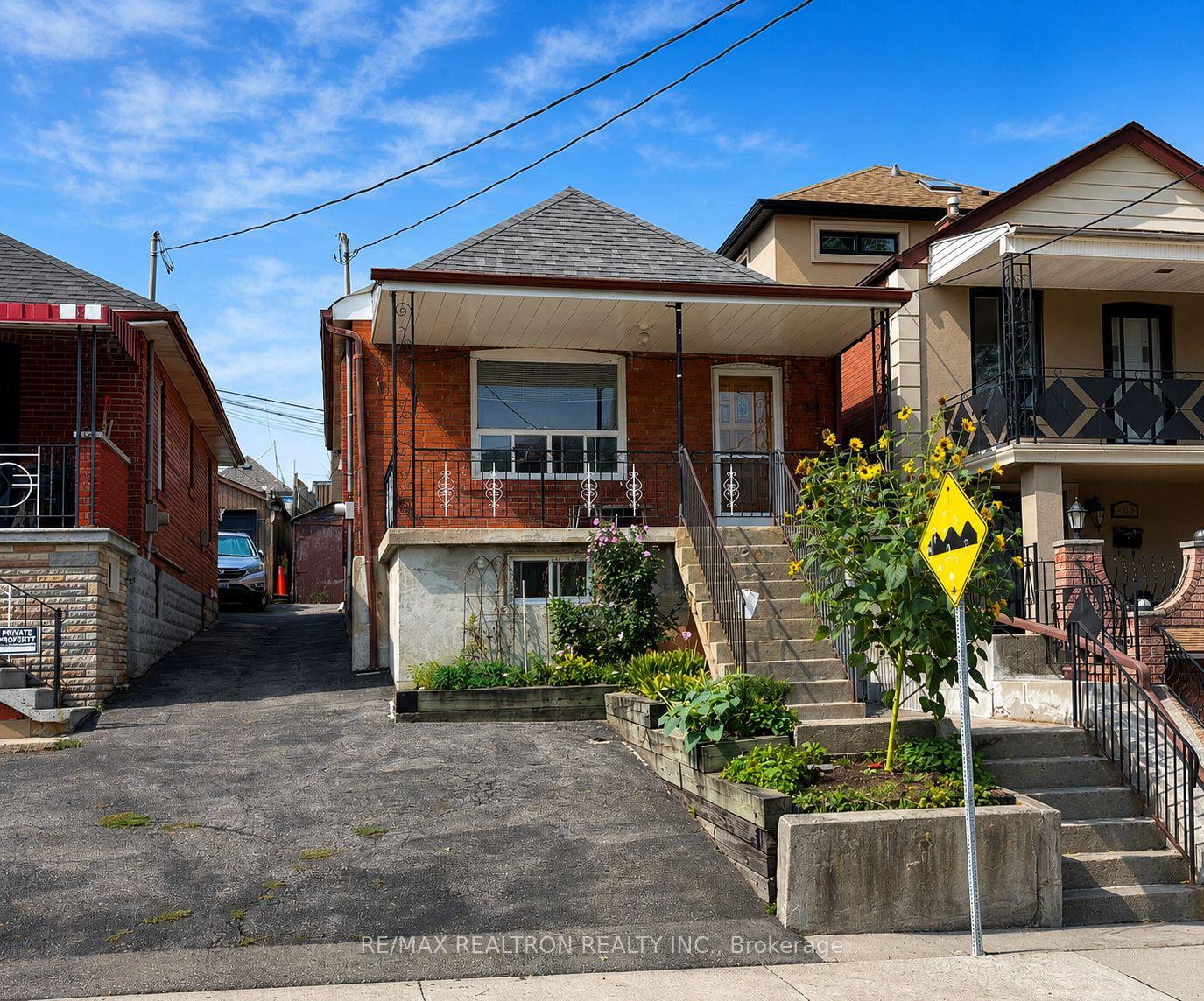 Photo 5 of 442 Northcliffe Boulevard, Toronto, Oakwood Village — HOMEH