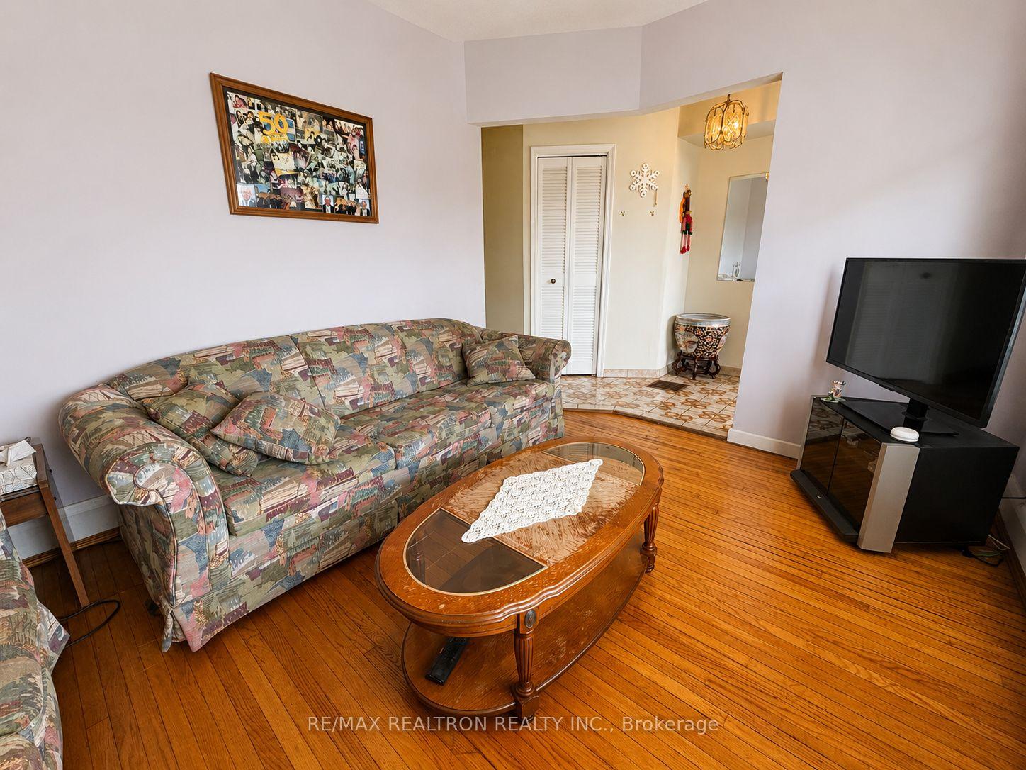 Photo 11 of 442 Northcliffe Boulevard, Toronto, Oakwood Village — HOMEH