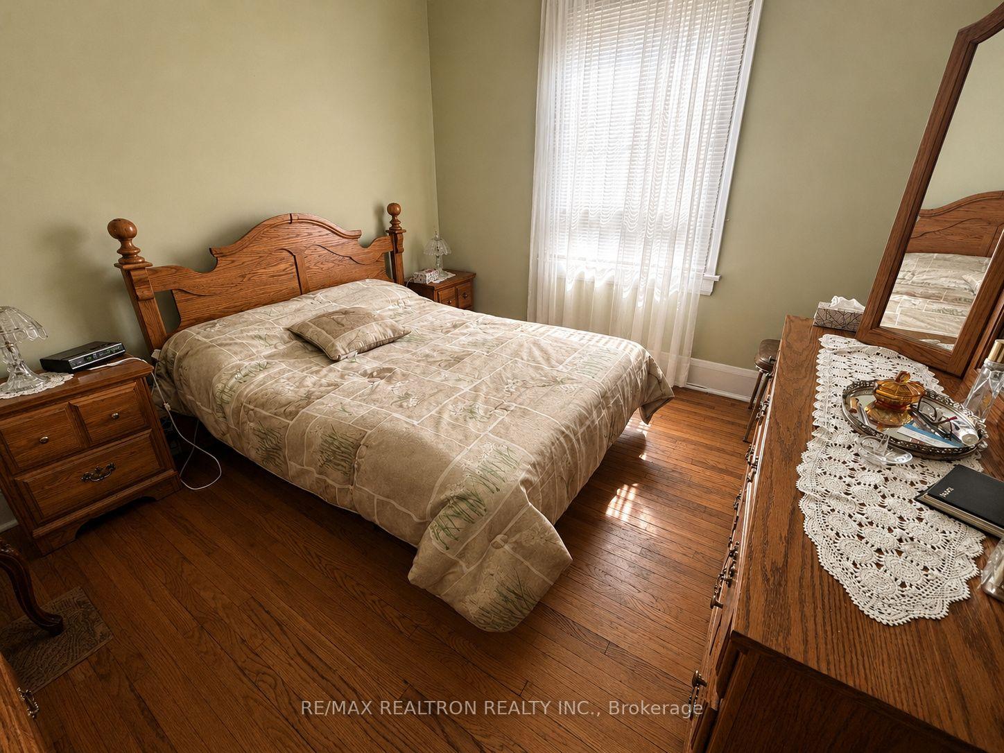 Photo 12 of 442 Northcliffe Boulevard, Toronto, Oakwood Village — HOMEH
