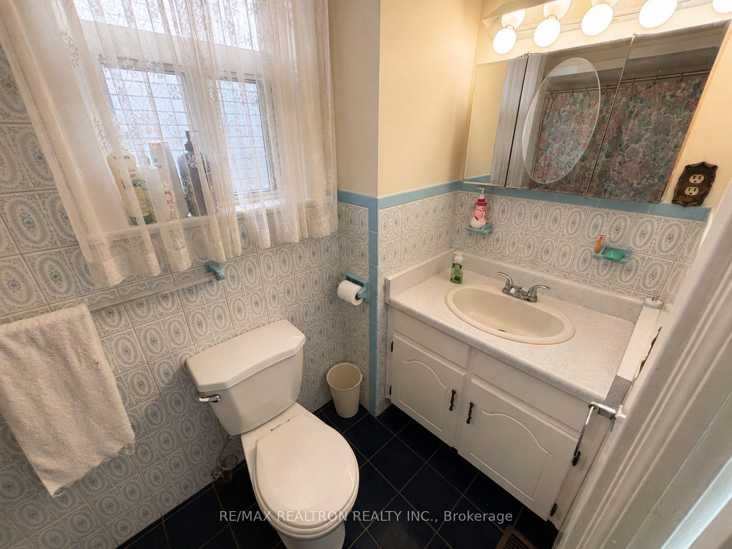Photo 14 of 442 Northcliffe Boulevard, Toronto, Oakwood Village — HOMEH