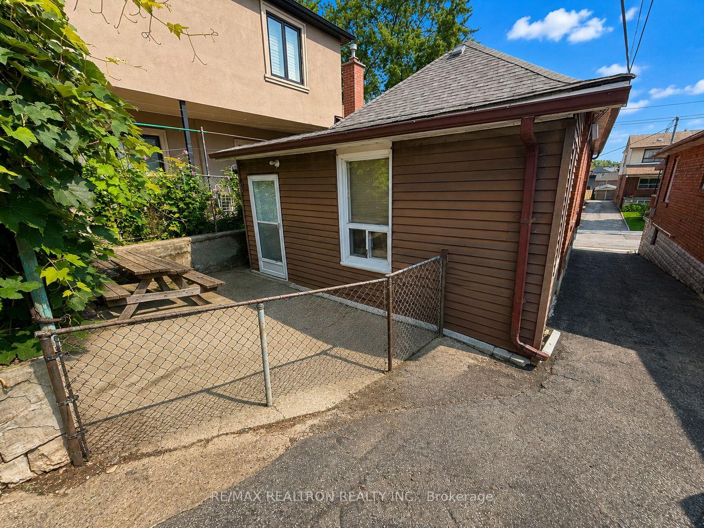 Photo 31 of 442 Northcliffe Boulevard, Toronto, Oakwood Village — HOMEH