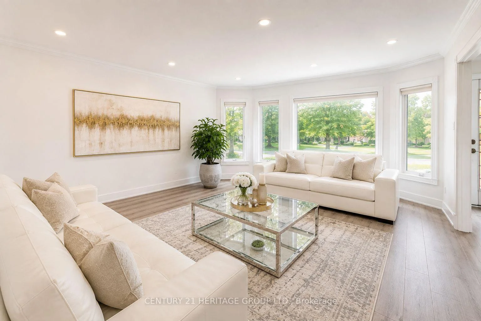 Photo 3 of 187 Glenway Circle, Newmarket, Glenway Estates — HOMEH