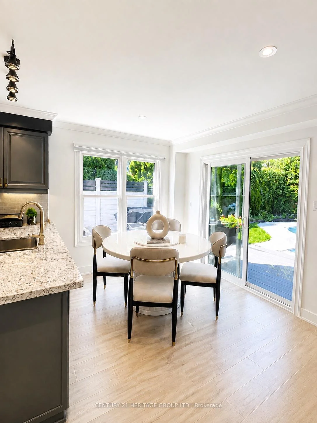 Photo 14 of 187 Glenway Circle, Newmarket, Glenway Estates — HOMEH